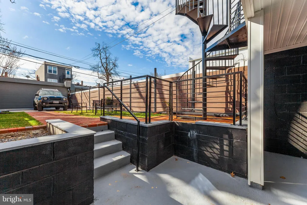 Additional image 22 of 734 Kenyon Street NW Unit 2, Washington, DC 20010