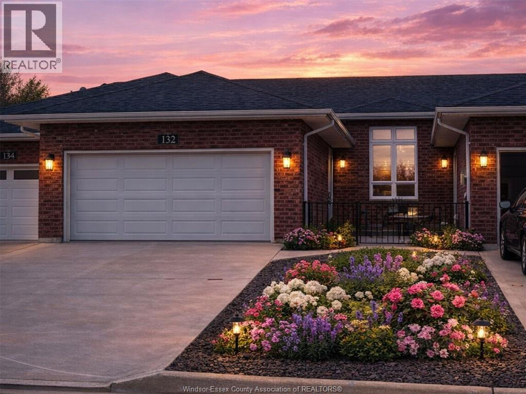 Primary image of 132 Riverfront Park, Amherstburg, ON, N9V0B8