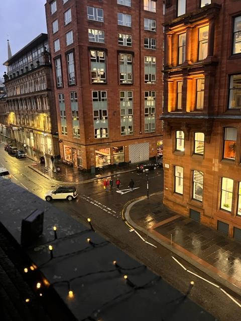 1 Bed Flat, Ingram Street, G1, N1 7GU