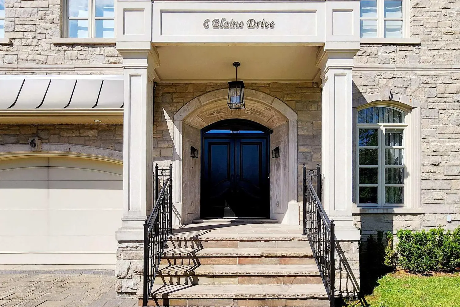 6 Blaine Drive photo 2