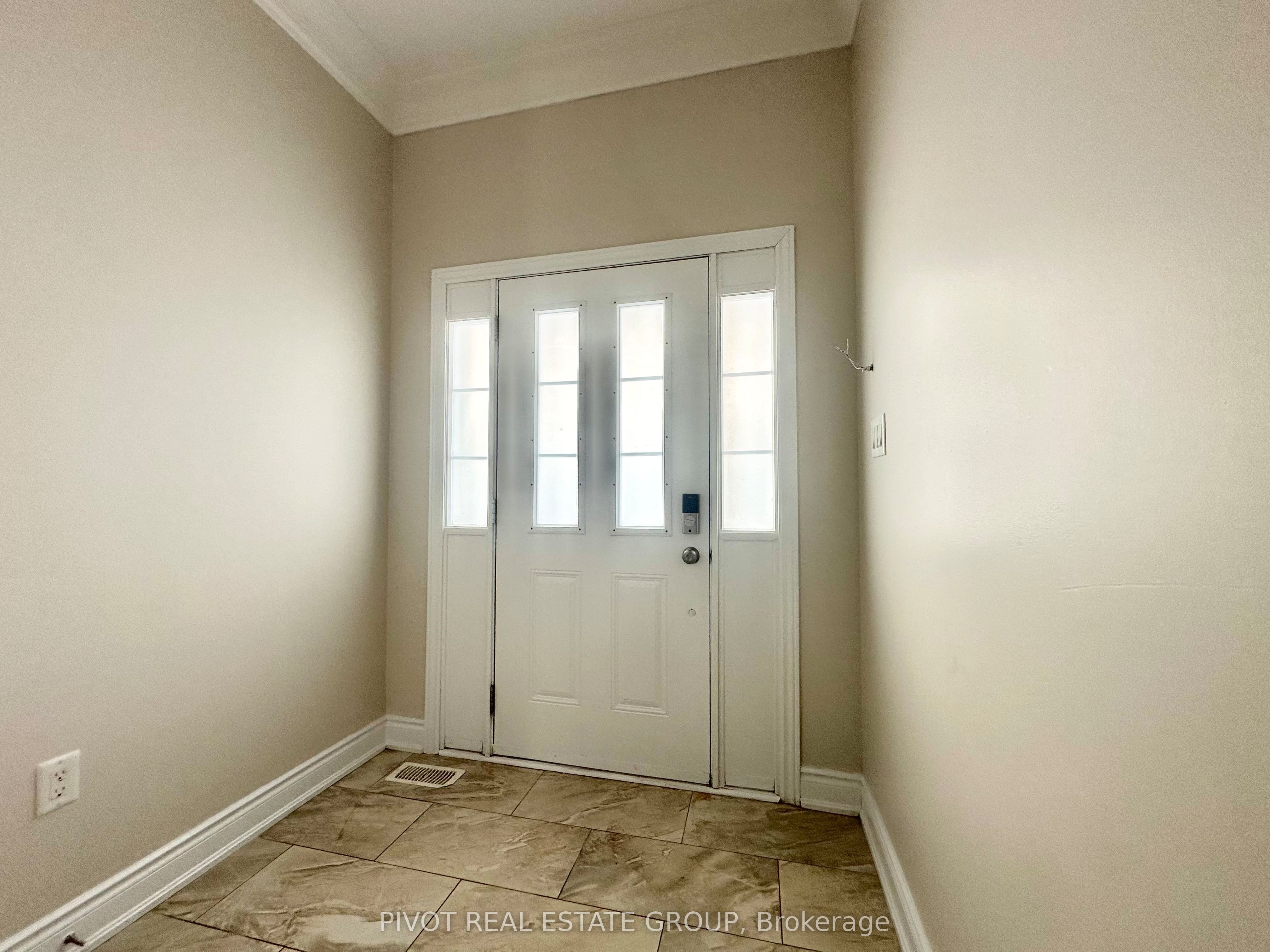 Additional image 3 of 3682 Banff Court, Mississauga, ON, L5N 7A2
