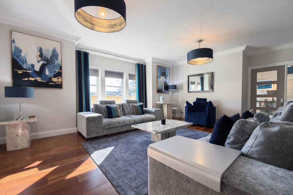 5 bed detached house for saleStation Road, Bothwell, Glasgow G71 photo 3
