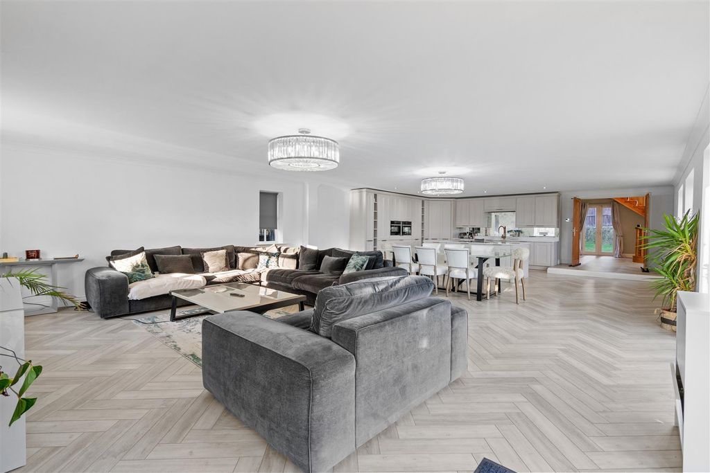 Additional image 9 of 6 bed detached house for salePark Drive, Hartlepool TS26