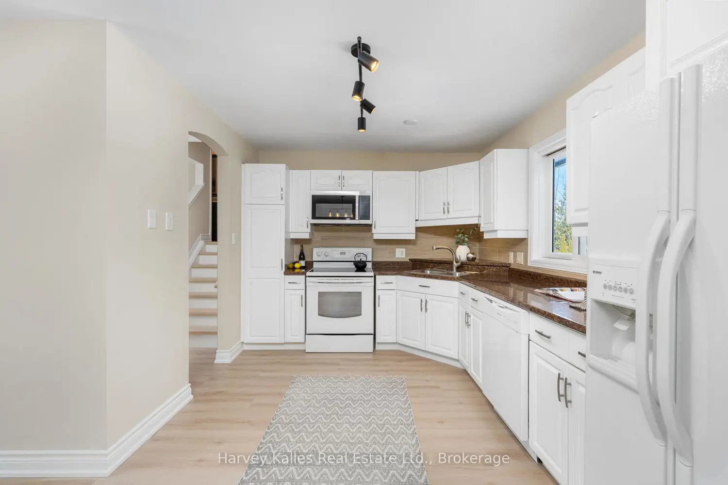 64 Silver Creek Drive photo 4