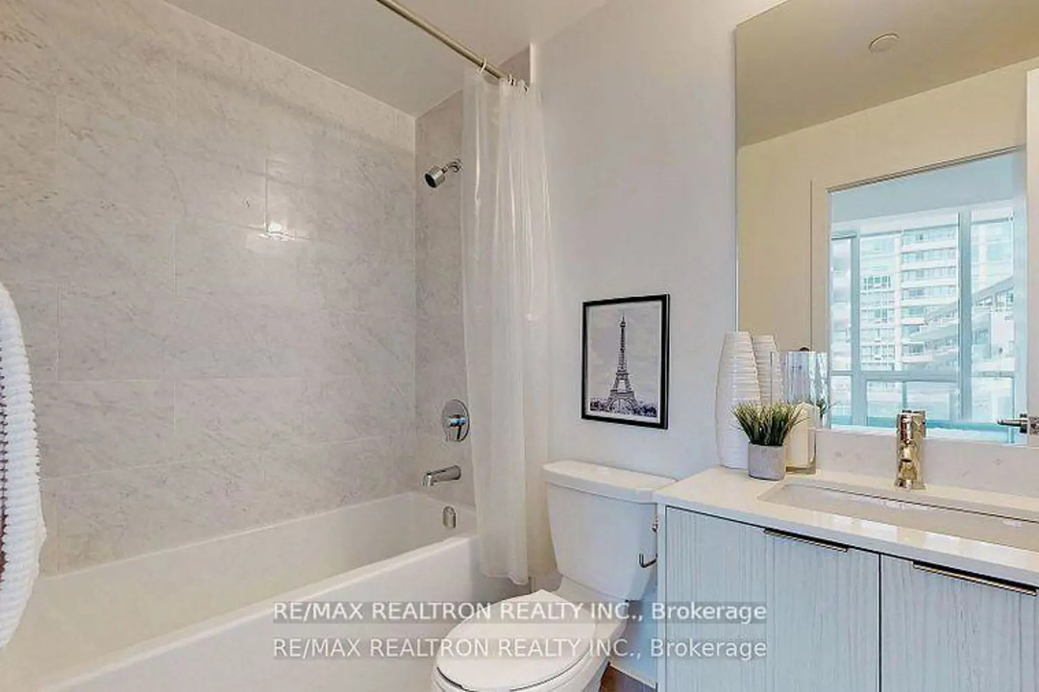 Additional image 16 of 38 Forest Manor Road 319