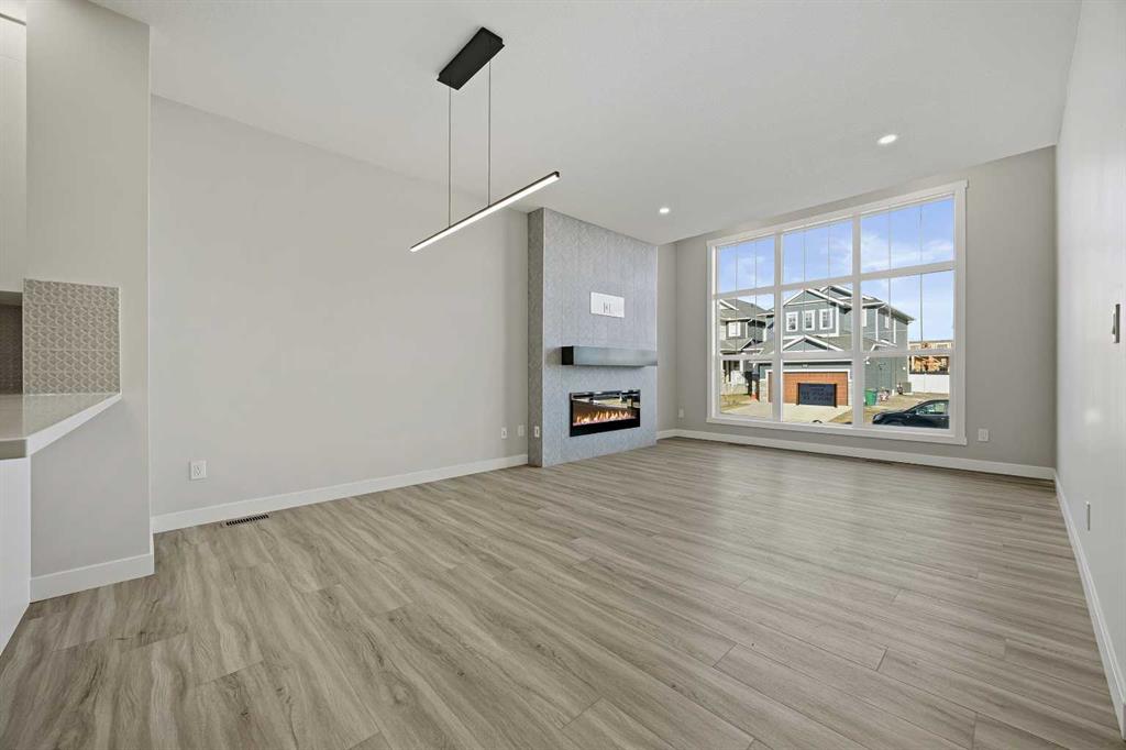 Additional image 3 of 1047 Bayview Crescent, Airdrie, AB, T4B 5N5