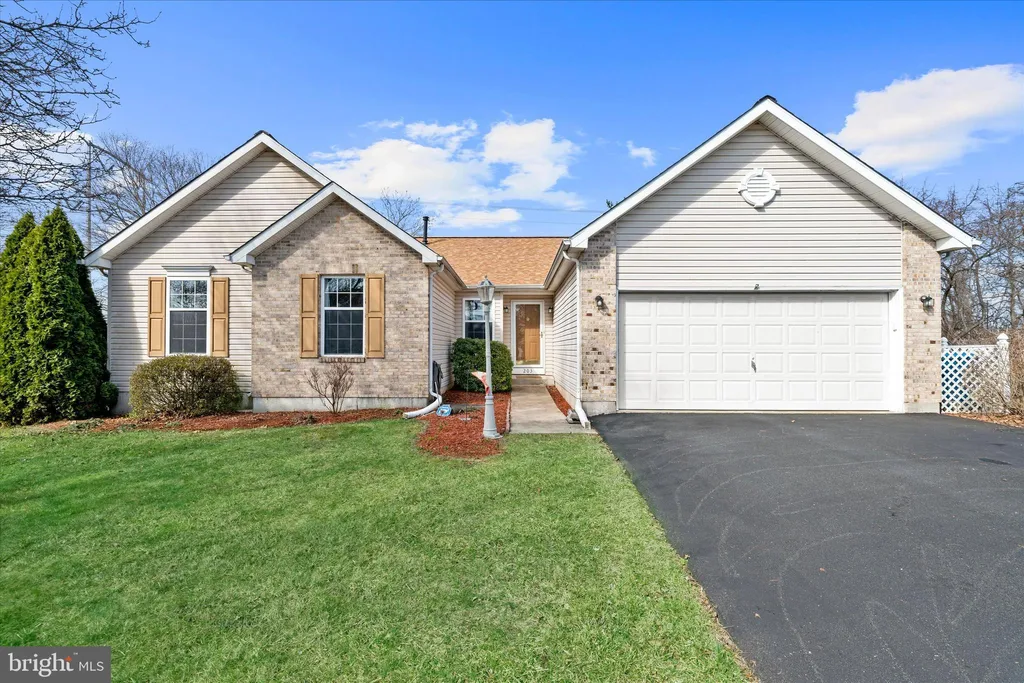 Additional image 3 of 203 N Barrington Court, Newark, DE 19702