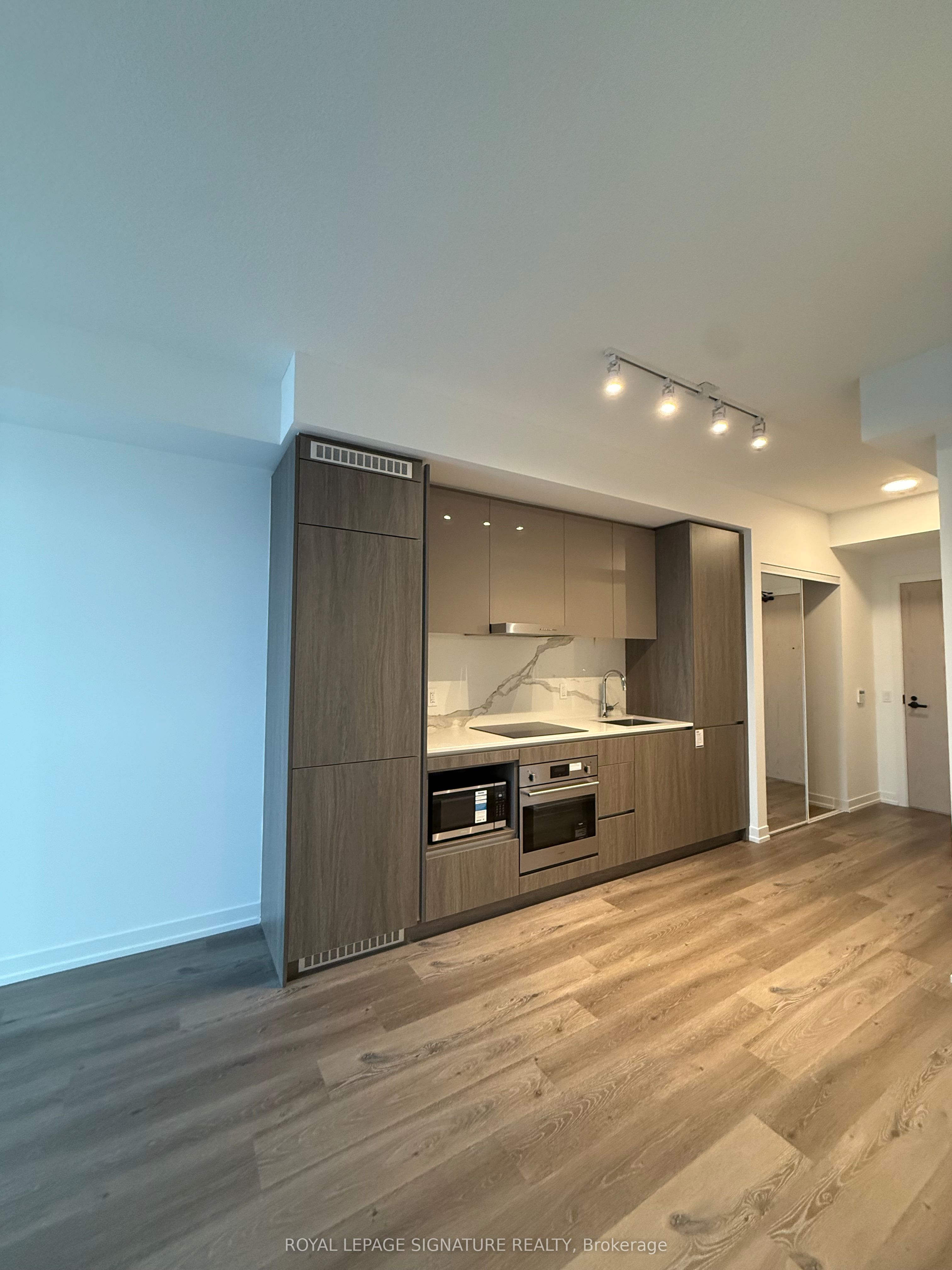 3608-28 Interchange Way, Vaughan, ON, L4K 0P8 photo 4