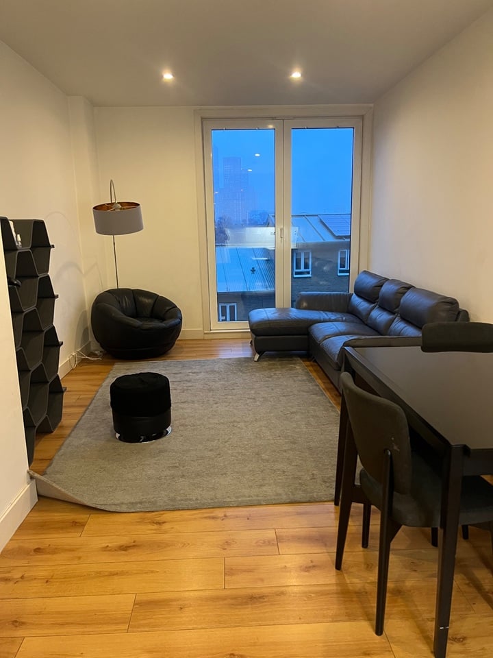 2 Bed Flat, Wandsworth Road, SW8, N1 7GU