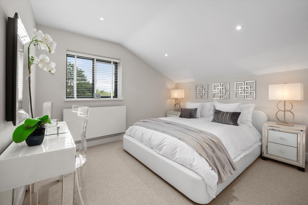 Additional image 21 of 5 bed detached house for saleAvonbank Drive, Stratford-Upon-Avon, Warwickshire CV37