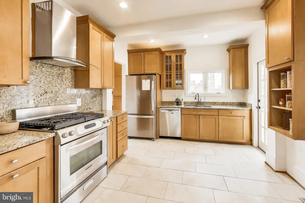 Additional image 10 of 612 Butternut Street NW, Washington, DC 20012