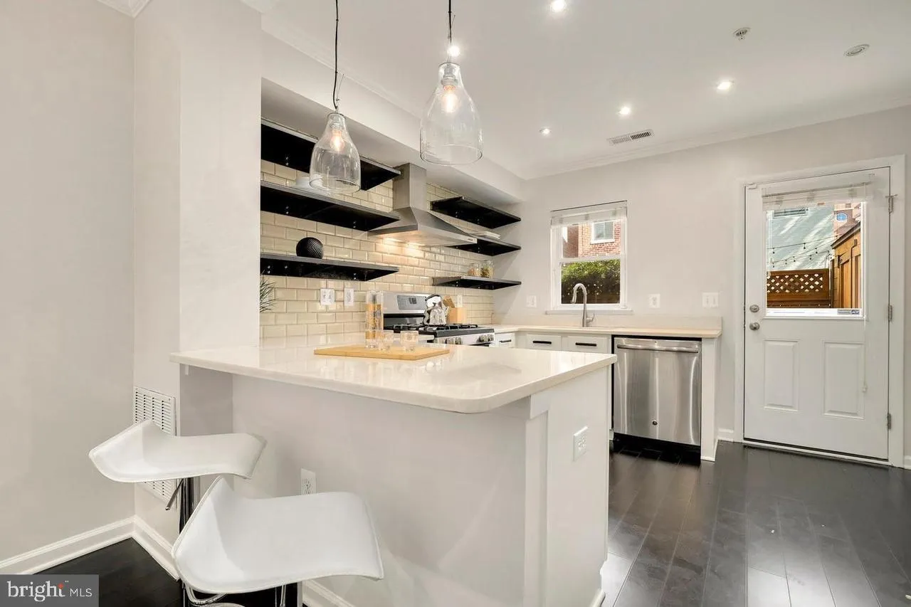 Additional image 31 of 924 4th Street SE, Washington, DC 20003