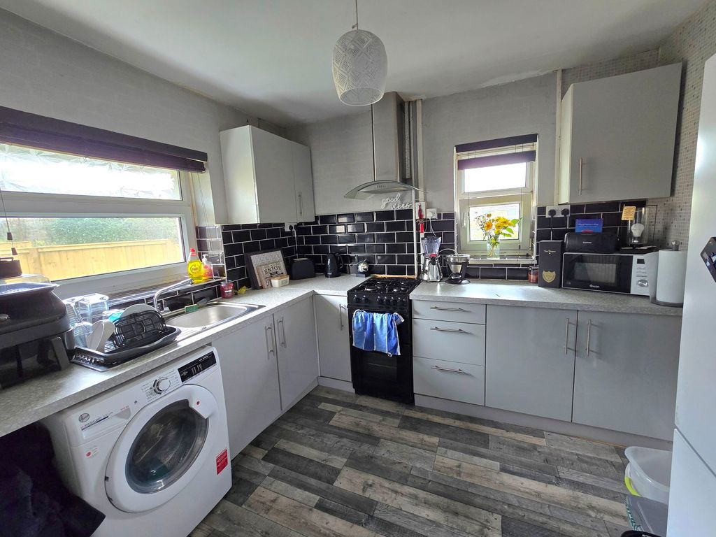 Additional image 4 of 2 bed flat for saleLime Grove, Cimla, Neath SA11