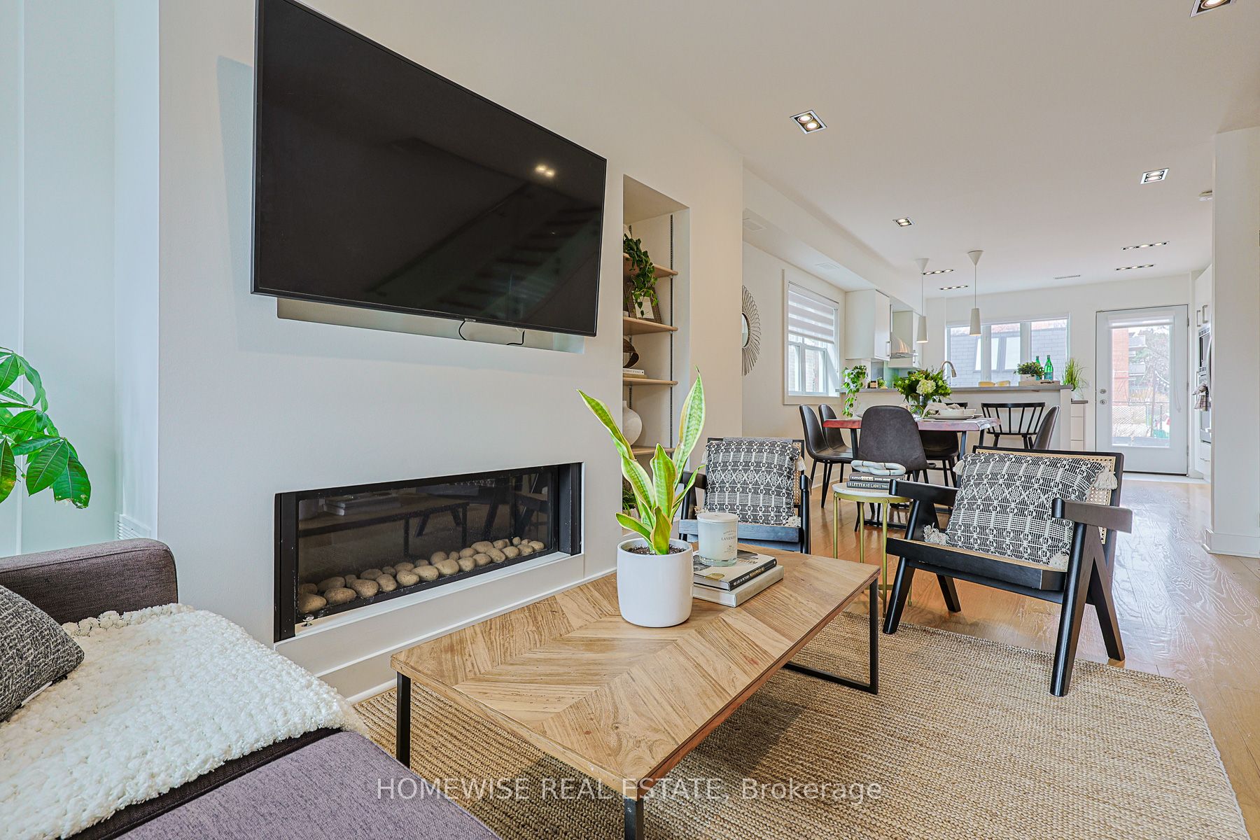 Additional image 6 of 12 Leeds Street, Toronto, ON, M6G 1N7