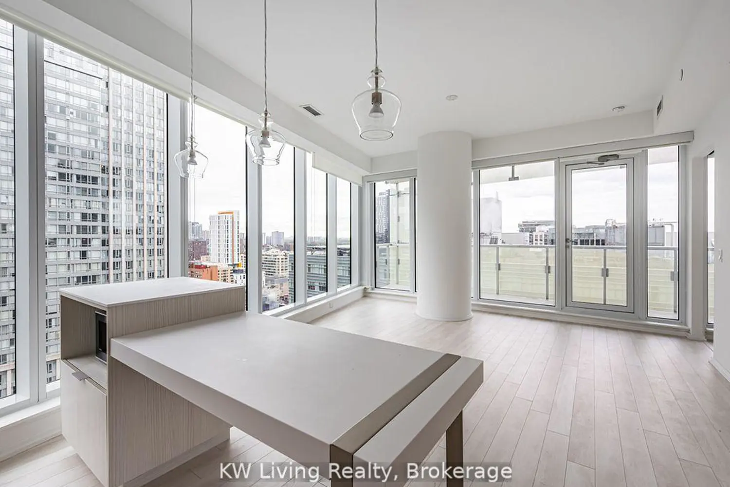 Additional image 5 of 197 Yonge Street 2102