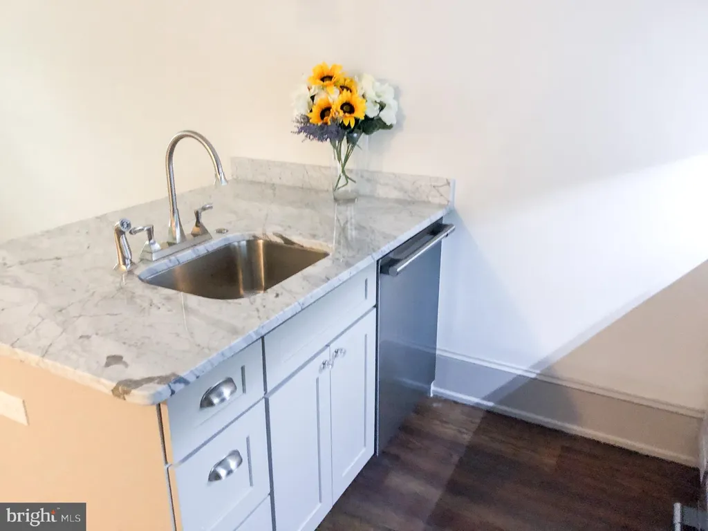 Additional image 9 of 1302 E Capitol Street NE Unit B, Washington, DC 20003