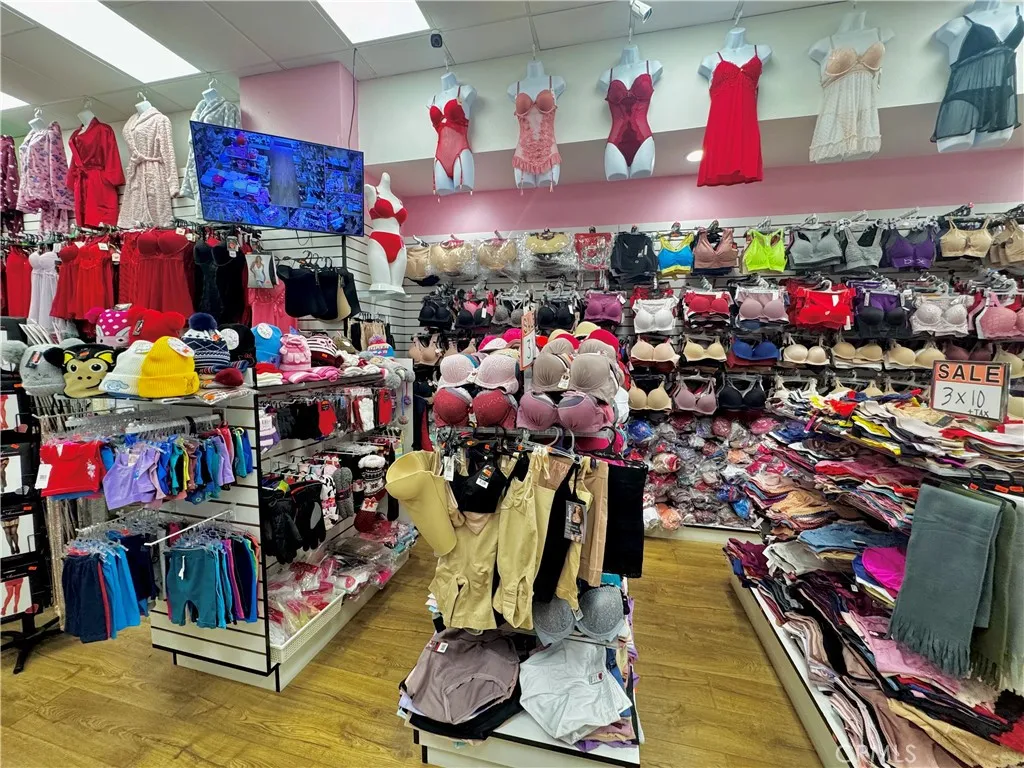 Additional image 19 of 213 W 4th St, Santa Ana, CA 92701