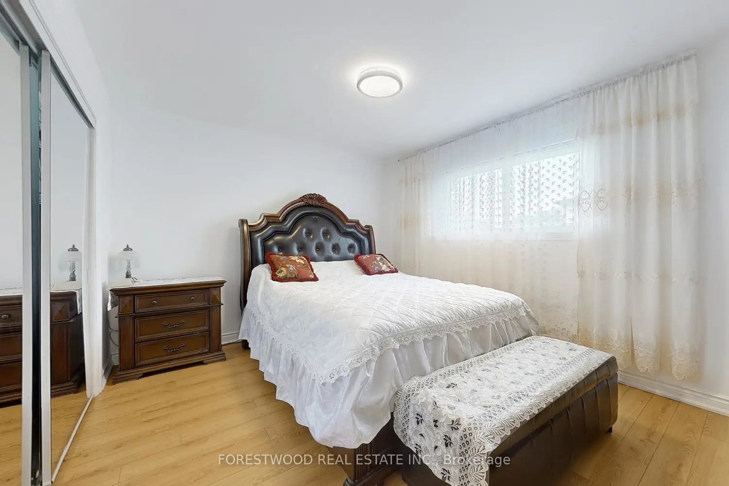 Additional image 18 of 571 Silver Creek Boulevard