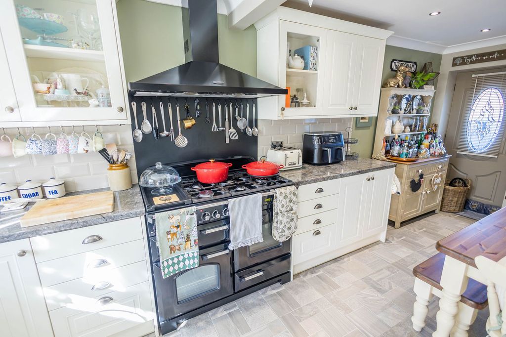 Additional image 6 of 3 bed terraced house for saleClaudian Way, Grays RM16