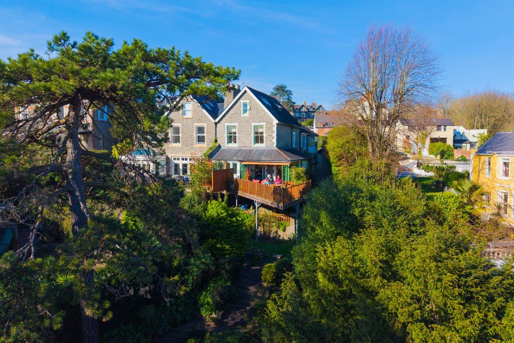 4 bed semi-detached house for saleBeach Road, Penarth CF64