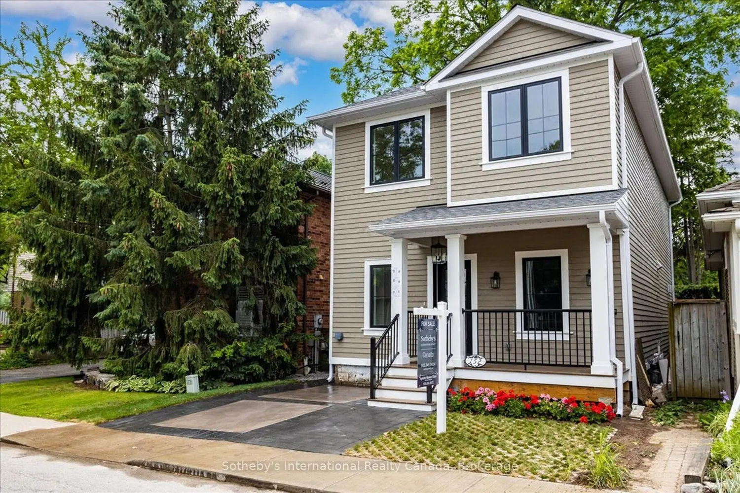 Primary image of 152 Chisholm Street