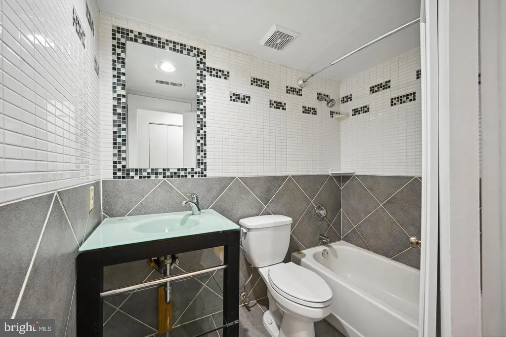 Additional image 18 of 2305 18th Street NW Unit 303, Washington, DC 20009