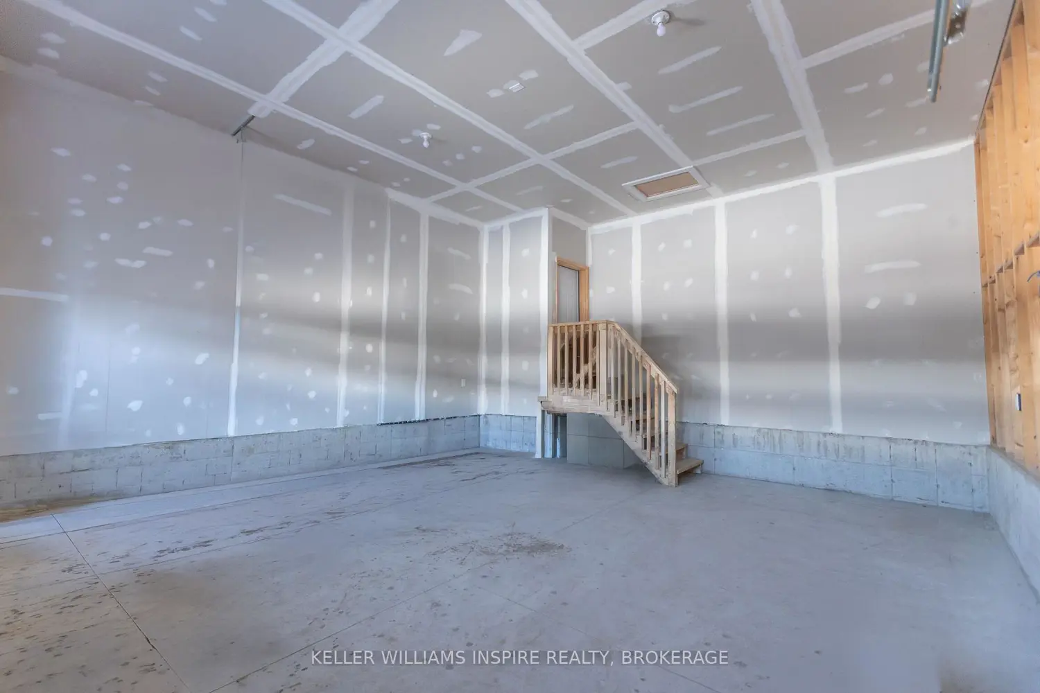 Additional image 19 of 37 Dusenbury Drive