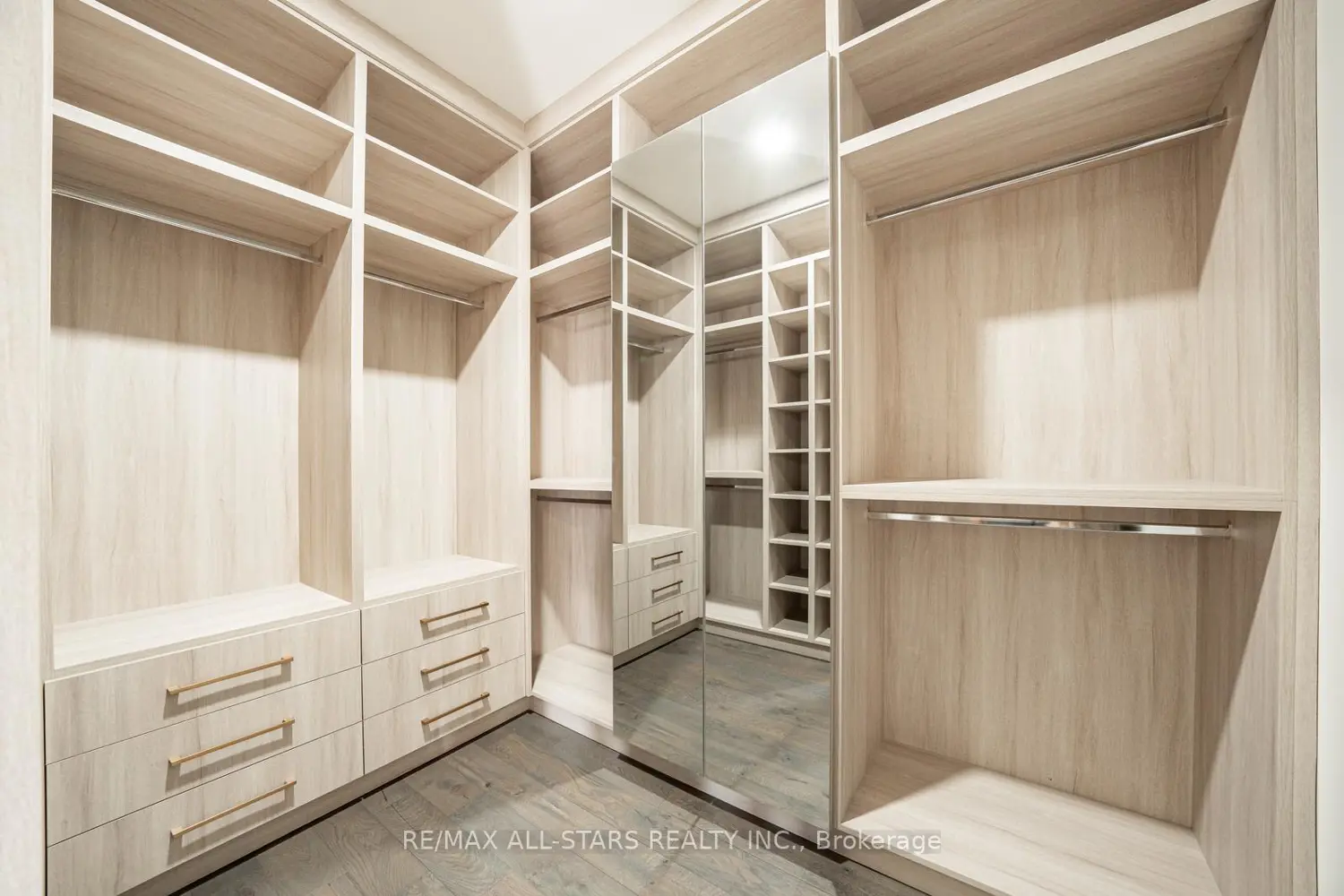 Additional image 11 of 72 Grayfield Drive