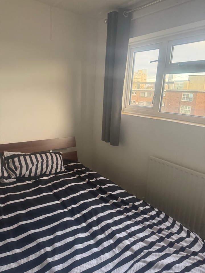 Room in a Shared Flat, Hayward Court, SW4, N1 7GU