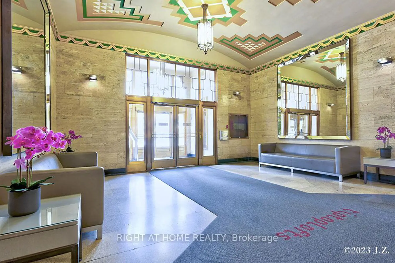 637 Lake Shore Boulevard 217 photo 3
