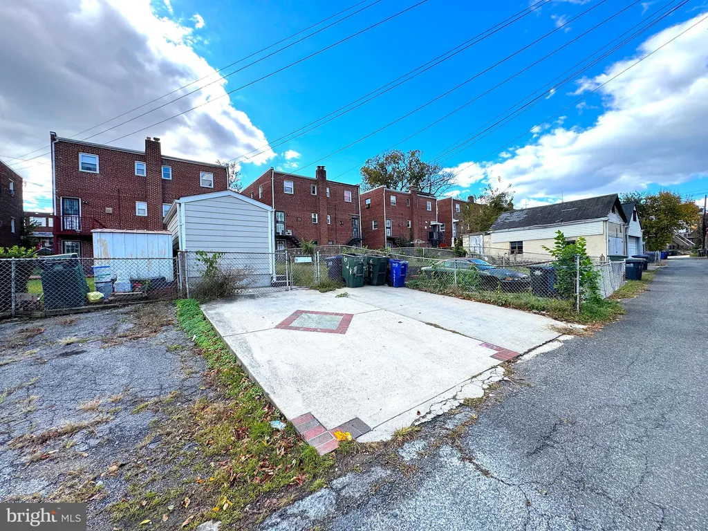 Primary image of 624 Jefferson Street NE, Washington, DC 20011