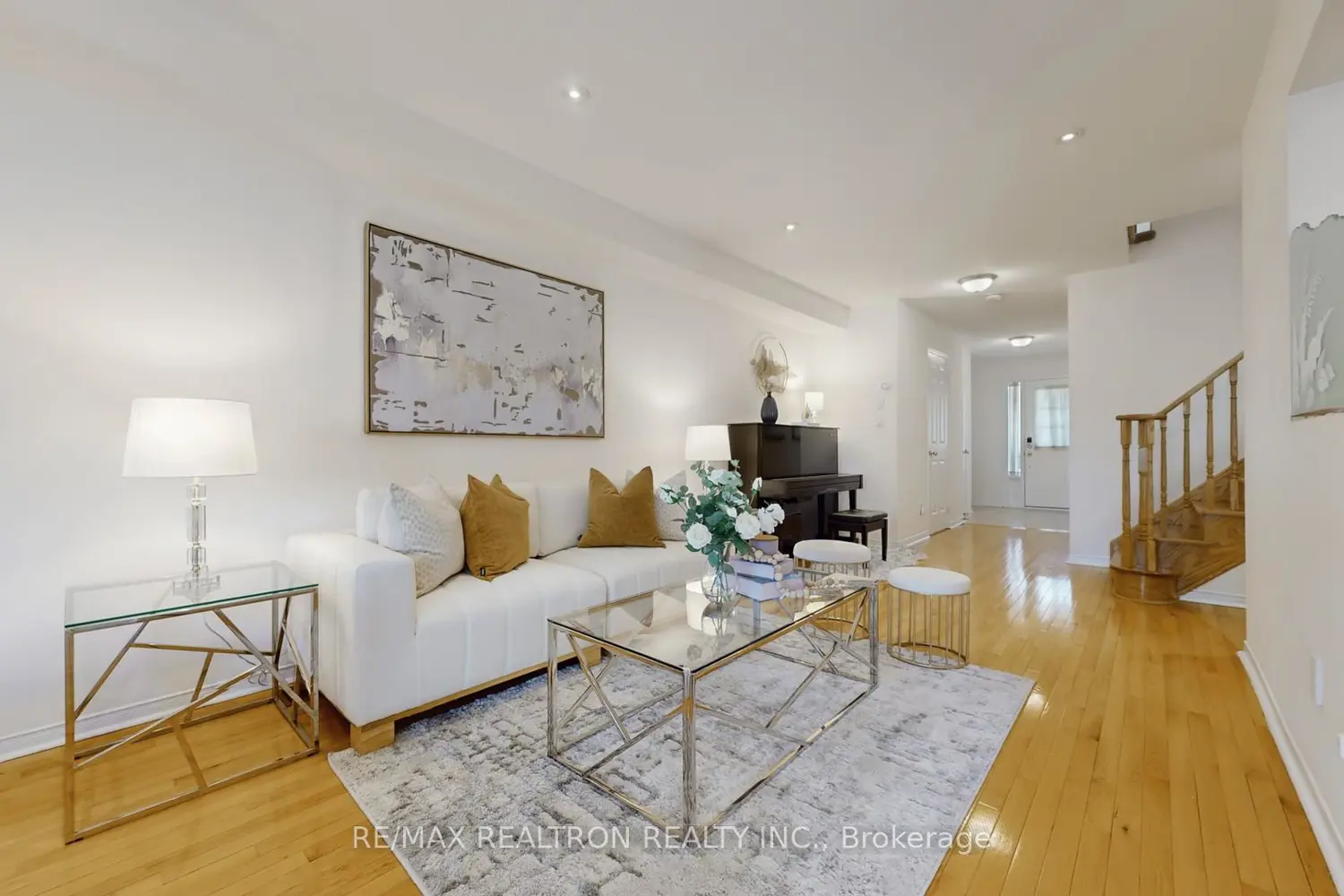 70 Maffey Crescent photo 2