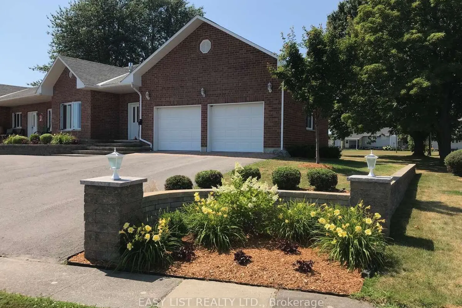 36 Elizabeth Drive photo 2