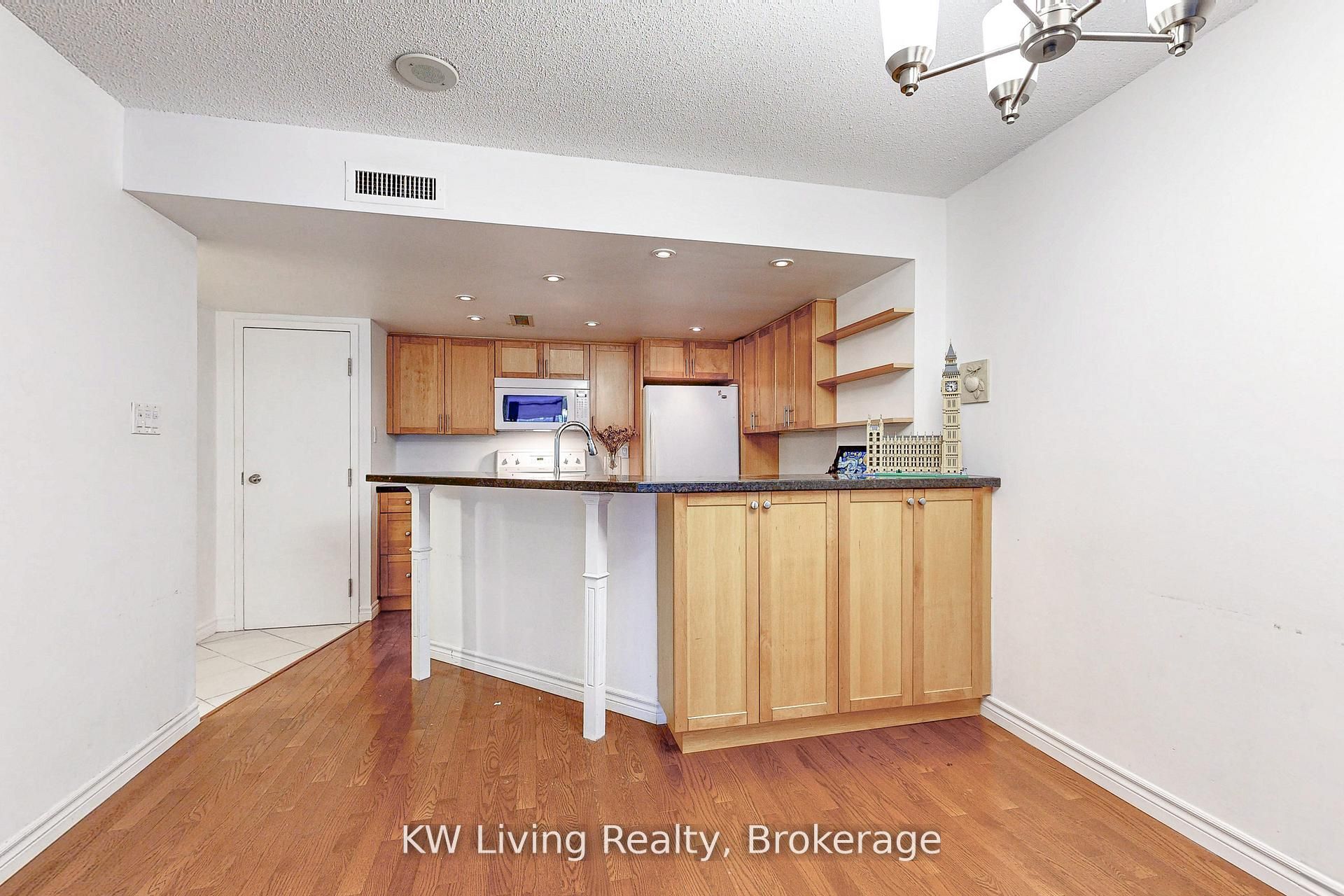 Additional image 5 of 1109-1001 Bay Street, Toronto, ON, M5S 3A6