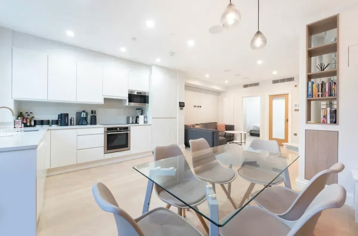 Additional image 2 of 3 Bed Flat, Windmill St, W1T, N1 7GU