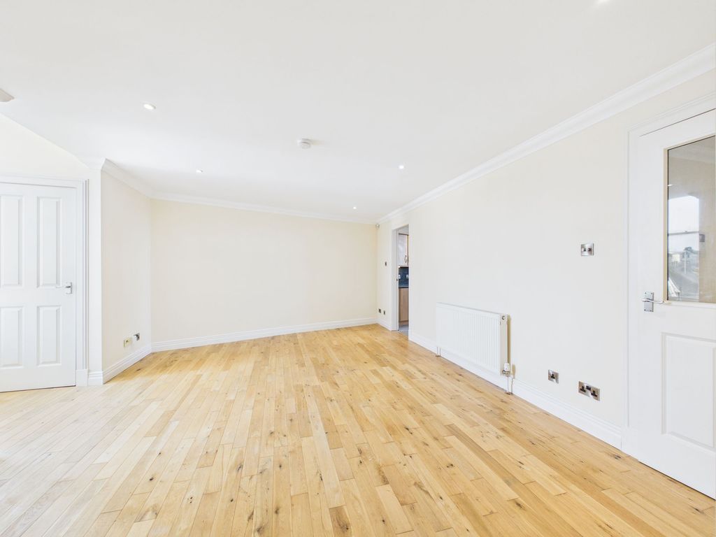 2 bed flat for sale1 Castlegate, Lanark ML11 photo 5