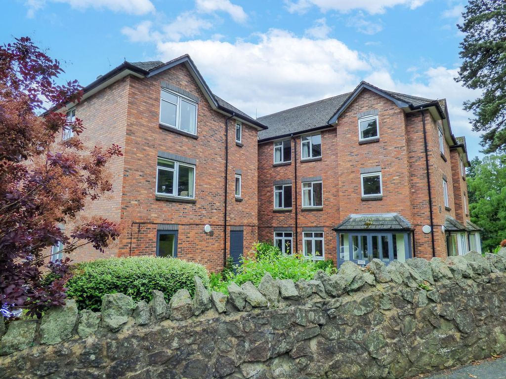 2 bed flat for salePriory Road, Malvern, Worcestershire WR14