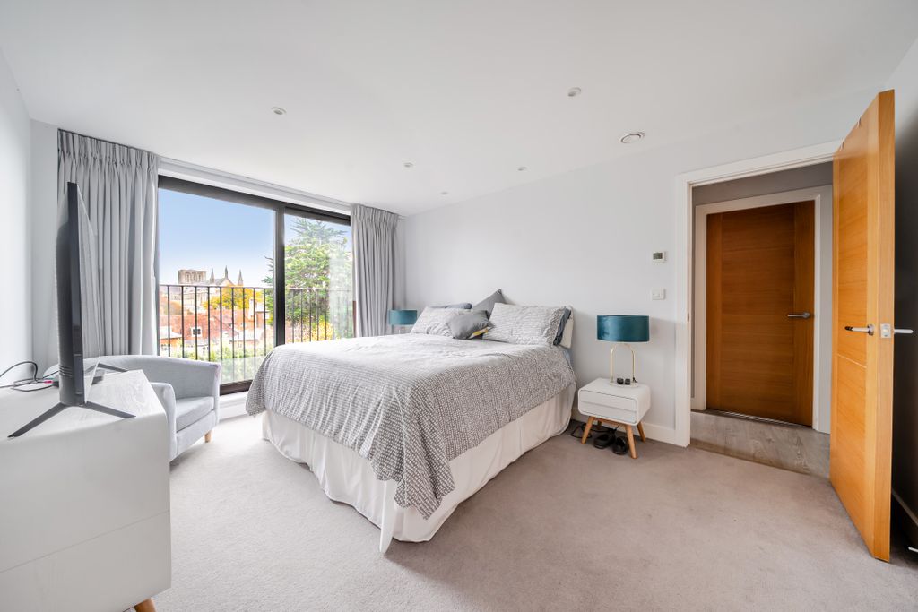 Additional image 8 of 3 bed flat for saleSouthgate Street, Winchester SO23