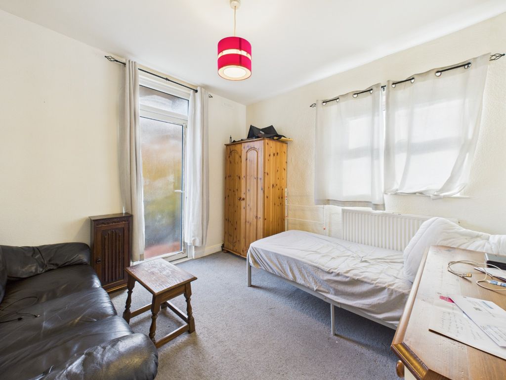 Additional image 7 of 4 bed flat for saleLouis Street, Hull HU3