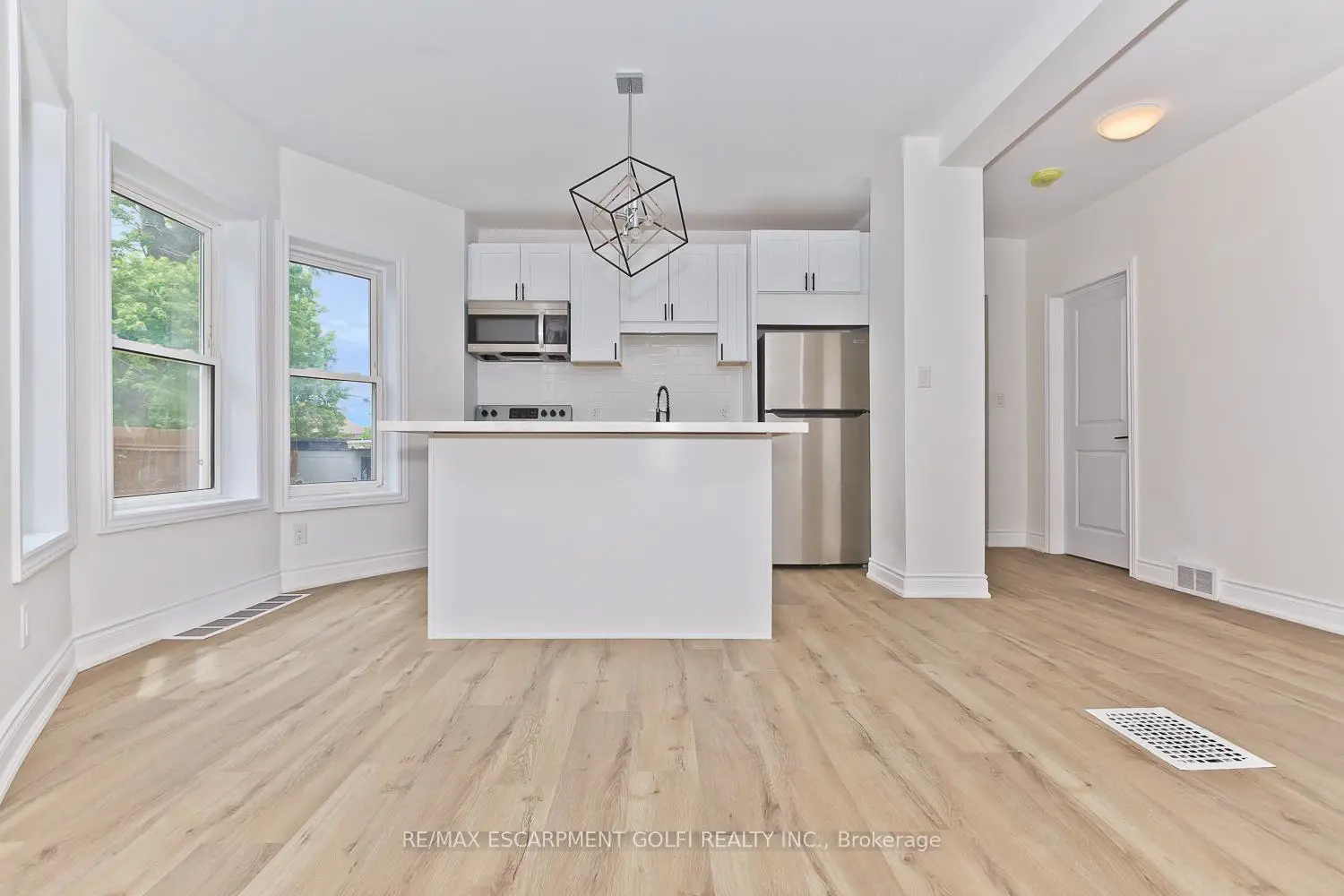 Additional image 13 of 4743 Ryerson Crescent