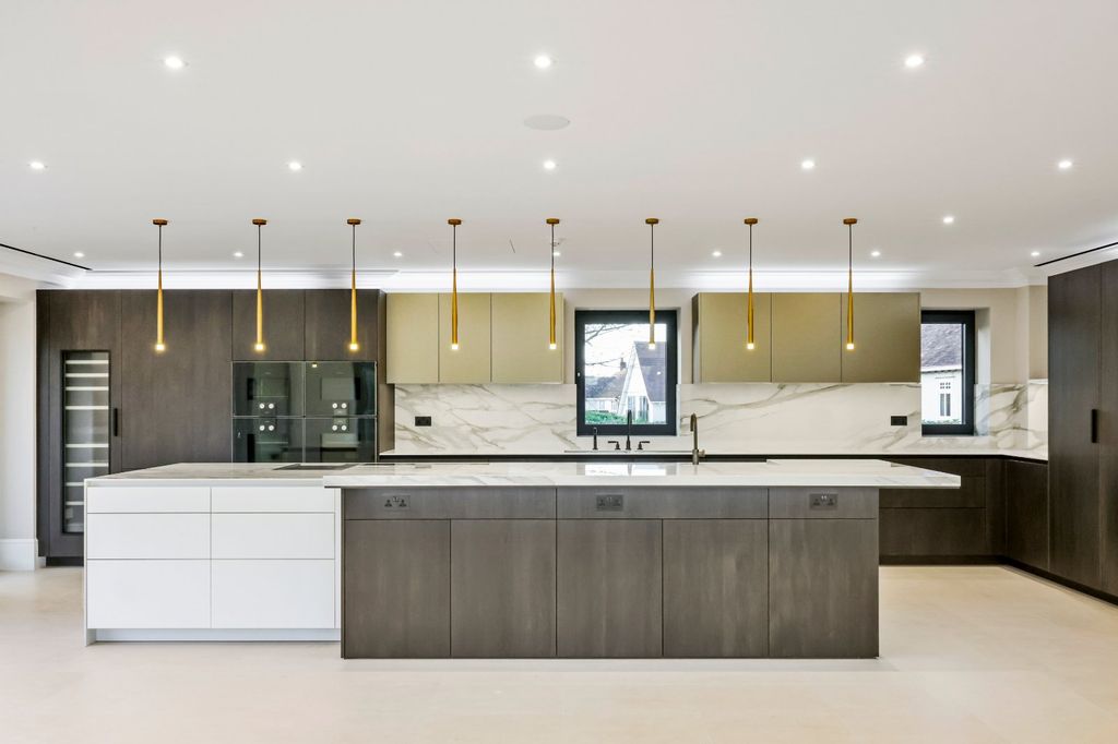 Additional image 5 of 6 bed detached house for saleSovereign View, Charlton Kings, Cheltenham, Gloucestershire GL52