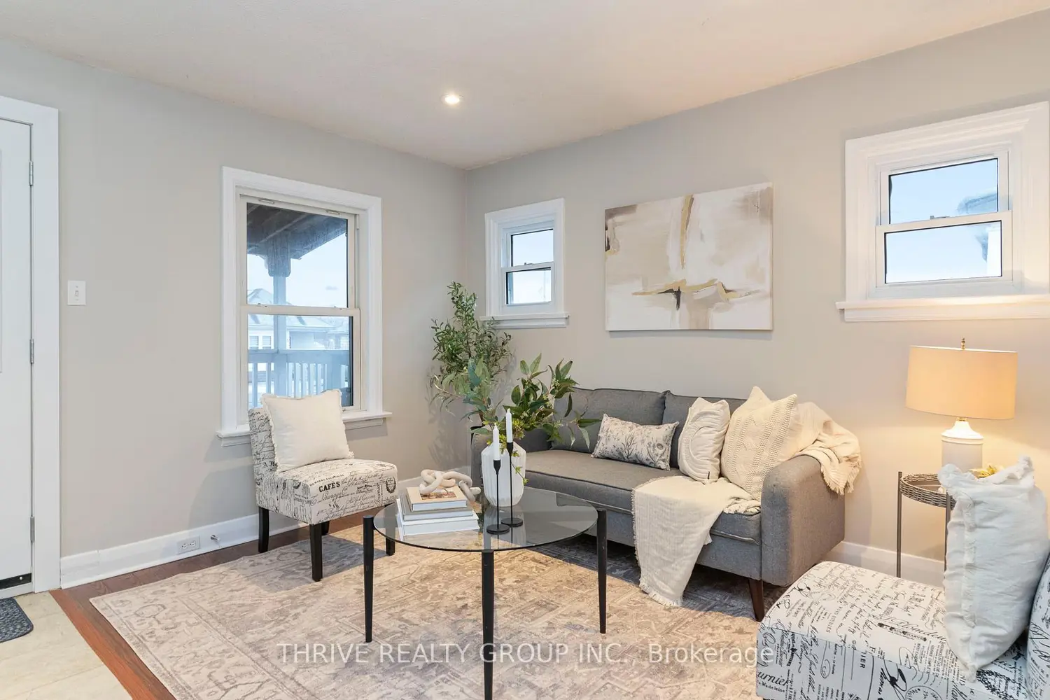 894 Hamilton Road photo 2