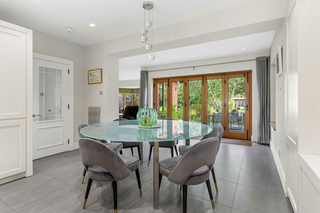 Additional image 17 of 6 bed detached house for saleRoundwood Avenue, Hutton Mount, Brentwood CM13