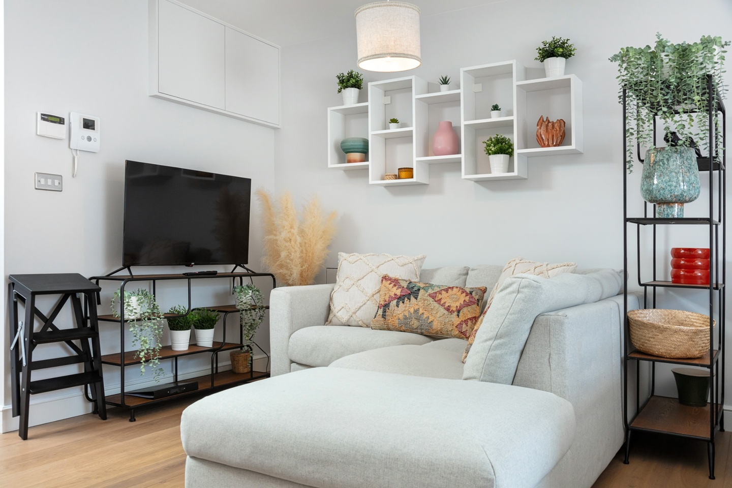 Additional image 11 of Studio Flat, Westbourne Grove, W11, N1 7GU