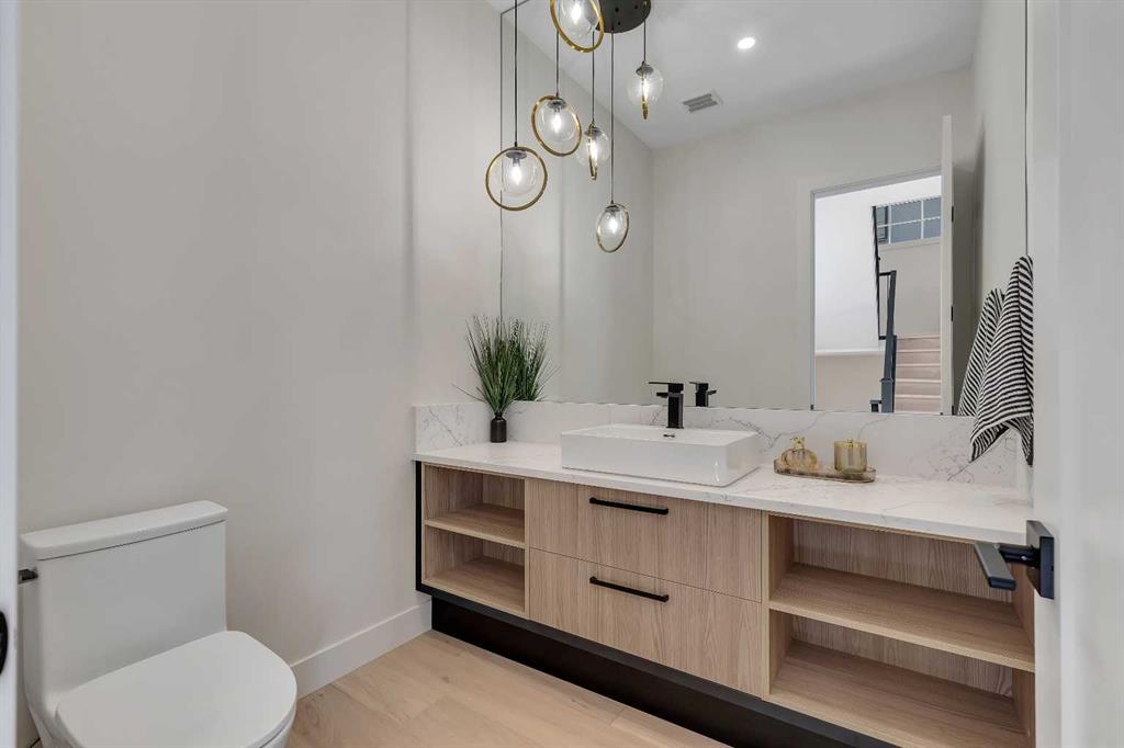 Additional image 6 of 342 Normandy Drive SW, Calgary, AB, T3E 8G8