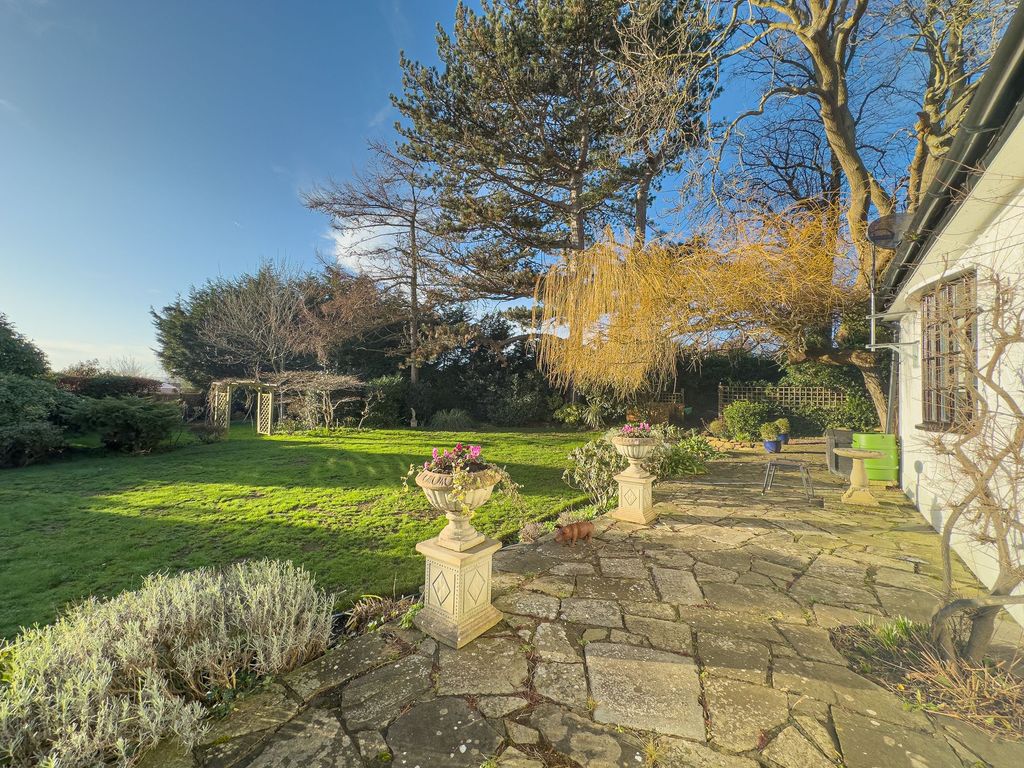 4 bed detached bungalow for saleThurstaston Road, Heswall CH60 photo 4