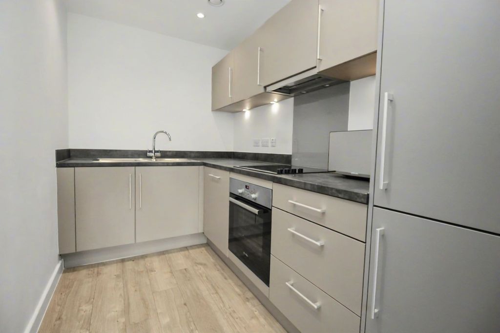 1 bed flat for saleCapstan Road, Centenary Quay SO19 photo 5