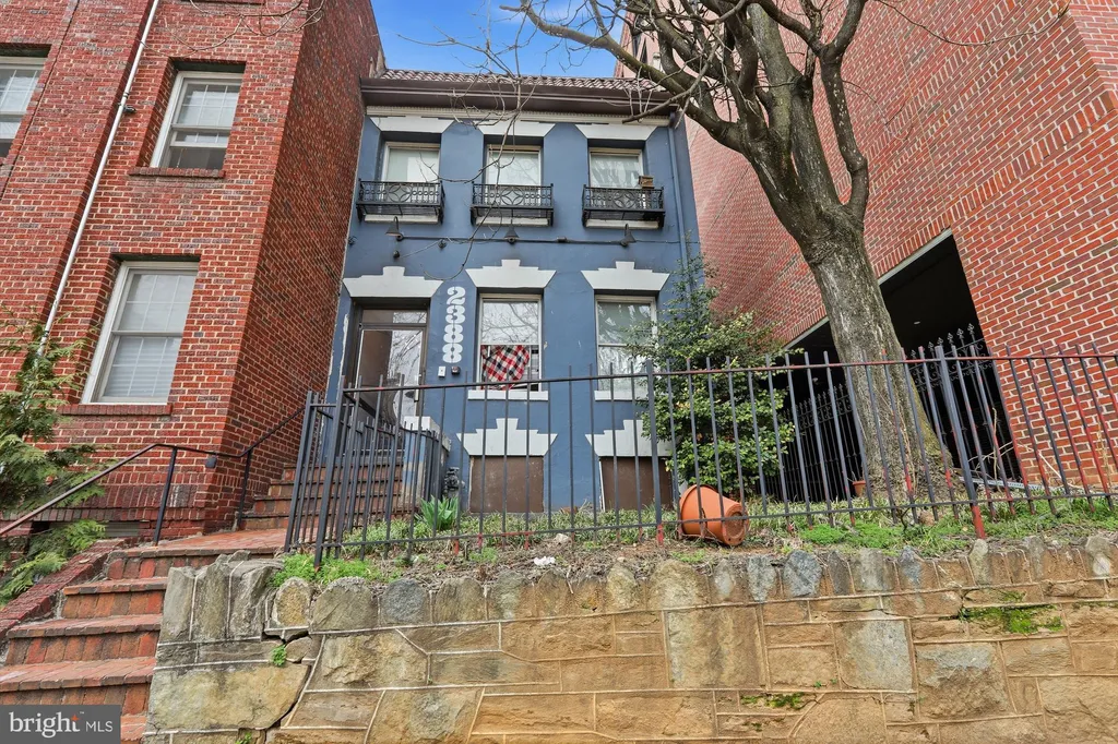 Additional image 2 of 2388 Champlain Street NW APT 2, Washington, DC 20009