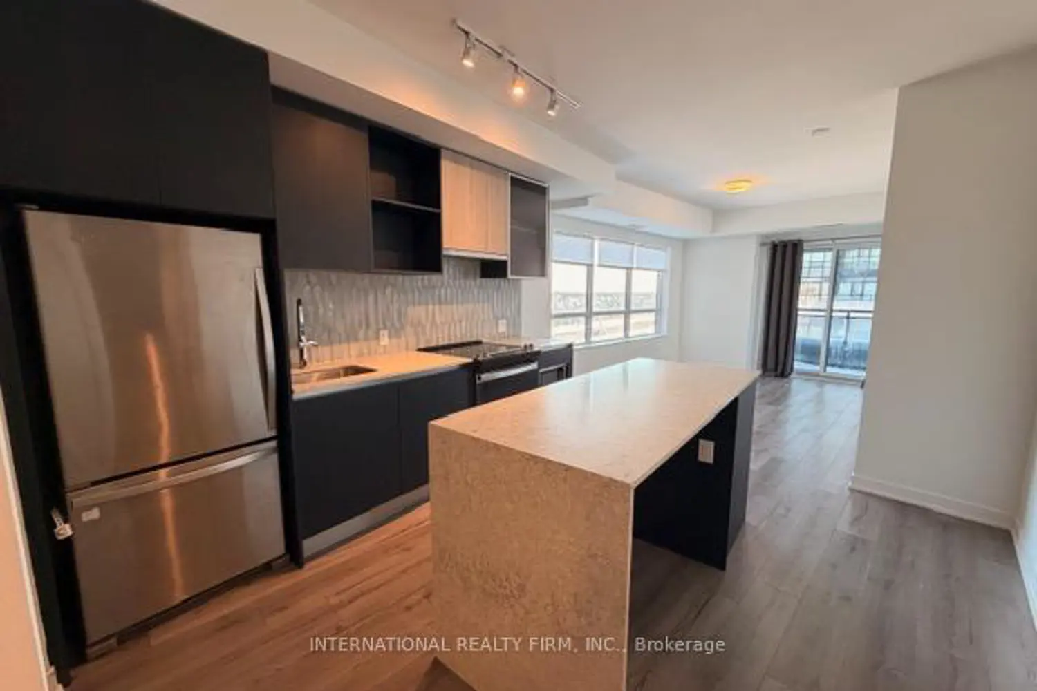 Additional image 6 of 395 Dundas Street 318