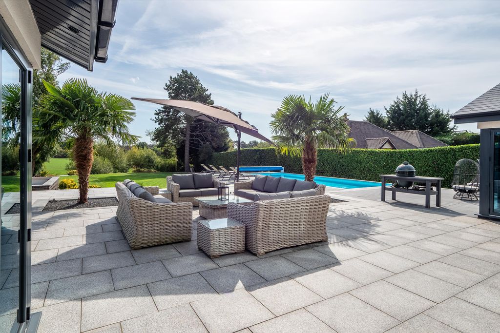 Additional image 27 of 5 bed detached house for saleAvonbank Drive, Stratford-Upon-Avon, Warwickshire CV37